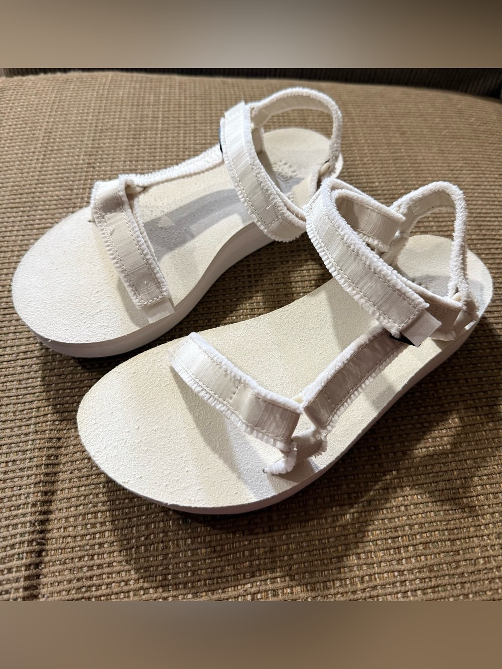 Teva Fuzzy Slide Sandals, sz 8